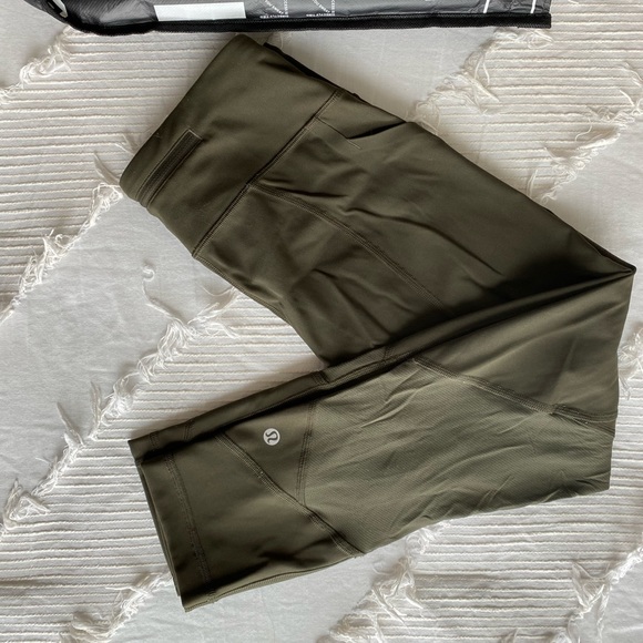 Lululemon 23” crops - Picture 5 of 9